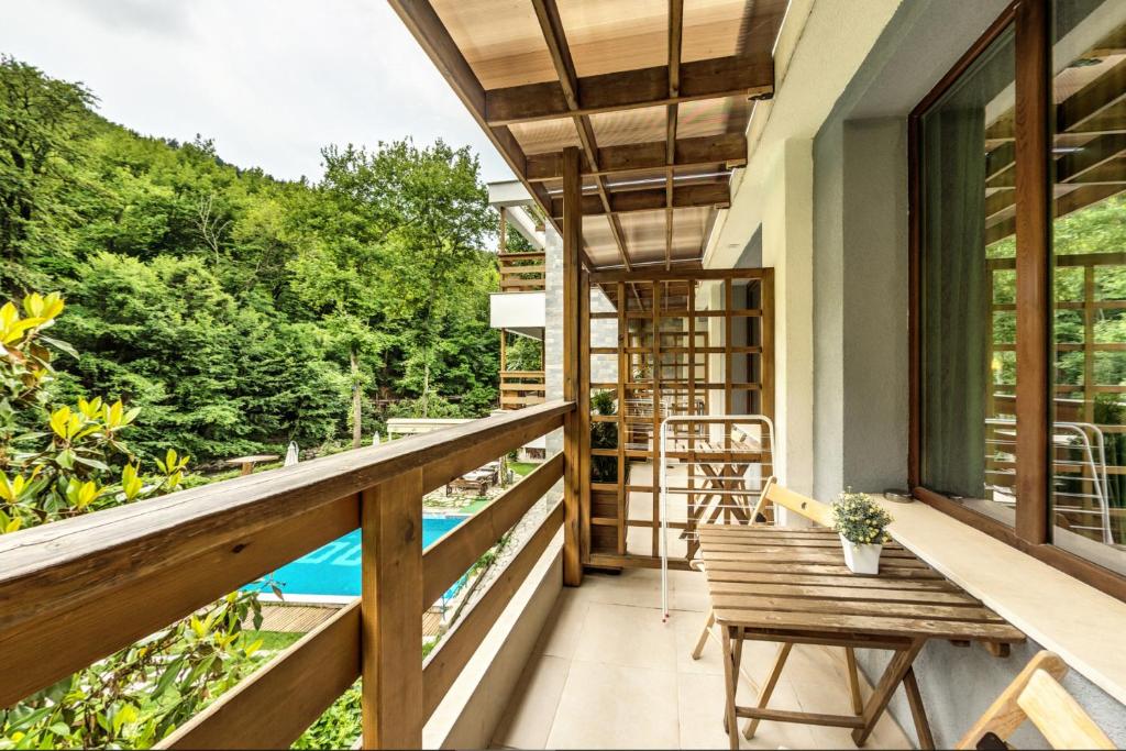 Family Hotel BOHEMA - Огняново - тераса