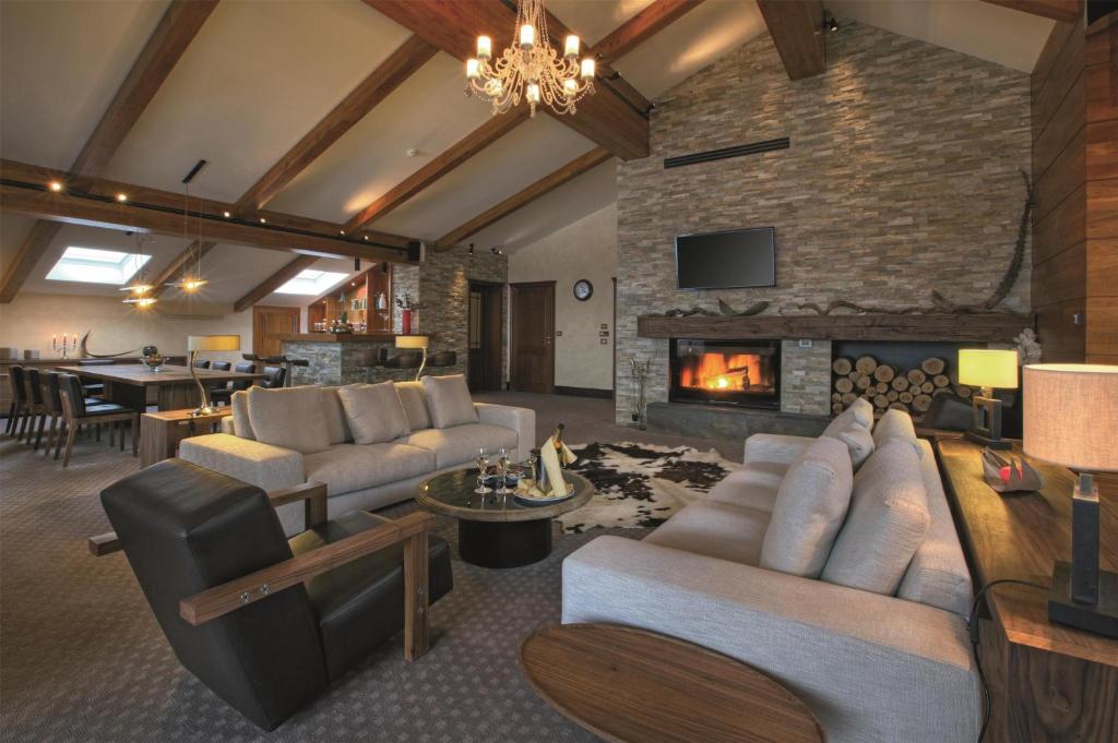 Kempinski Hotel Grand Arena Bansko - всекидневна