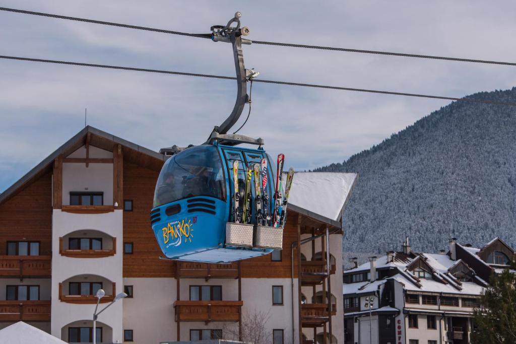 NEXT TO GONDOLA. Cosy & Elegant 2 Bedroom apartment in Neon Complex Апартхотели